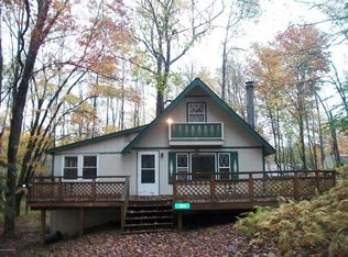 384 Owassa Dr, Pocono Lake, PA