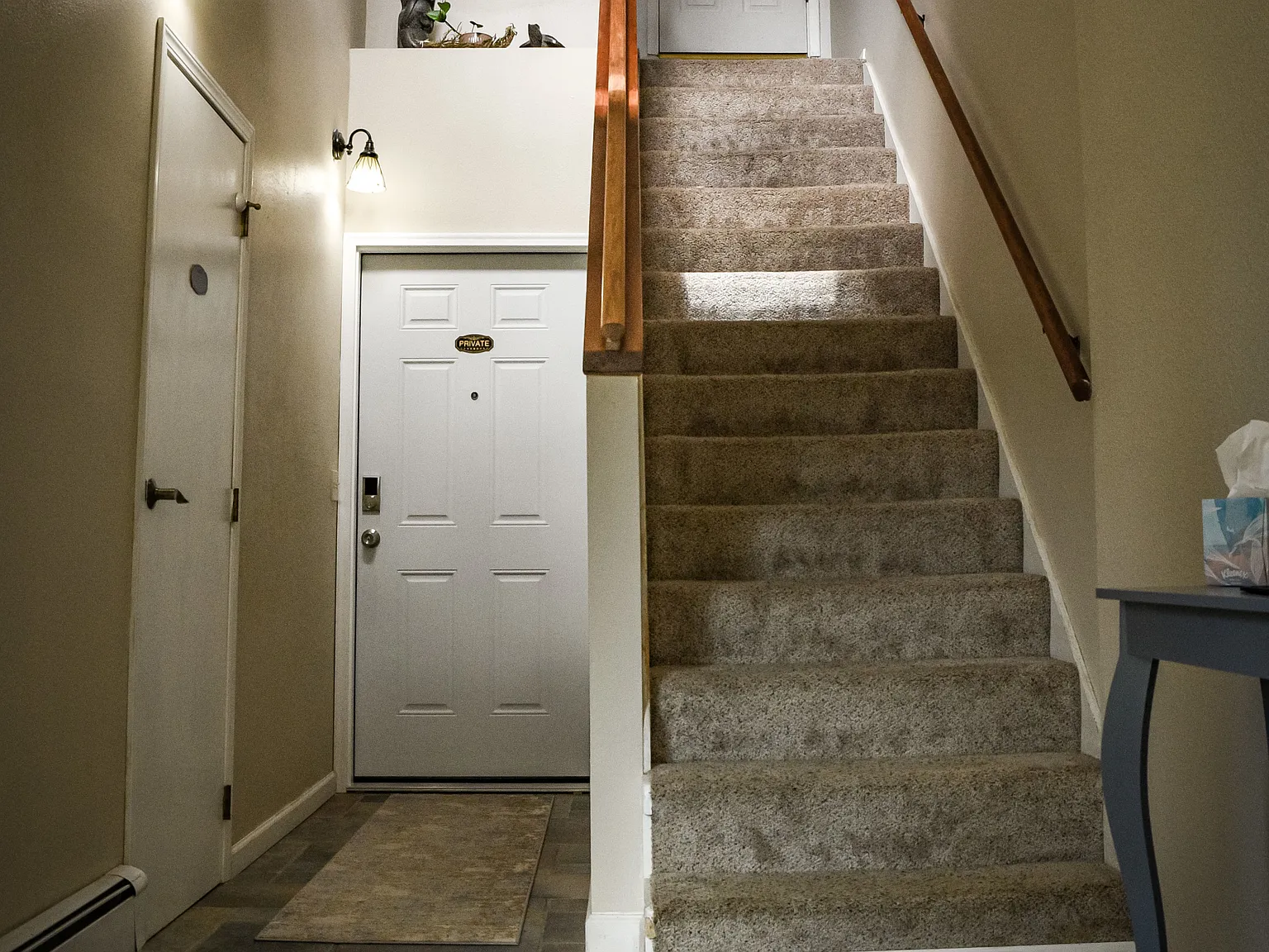 4 bed, 2.5 bath, 2406 sqft, $4,400 — Photo 3