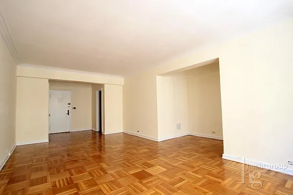 Rented by Hecht Group | media 12