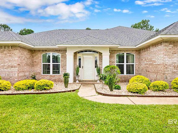 2nd image of 655 Magnolia Cir