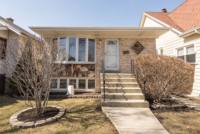 1st image of 3242 N Oriole Ave