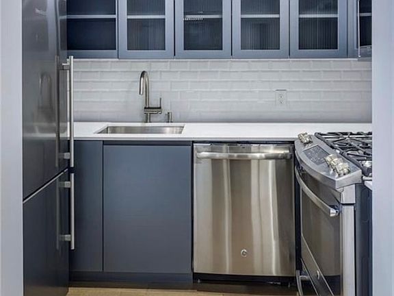 3rd image of 308 E 38th St APT 3C