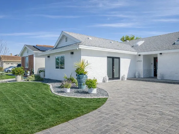 11922 Reagan St, Los Alamitos, CA 90720