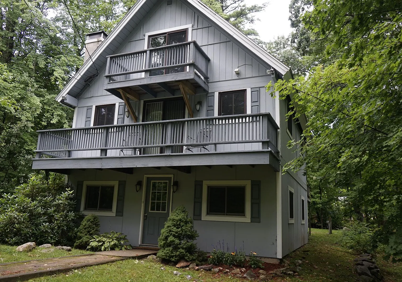 **Winter Rental** Adorable Chalet - Come Spend The Winter Here! — Photo 2