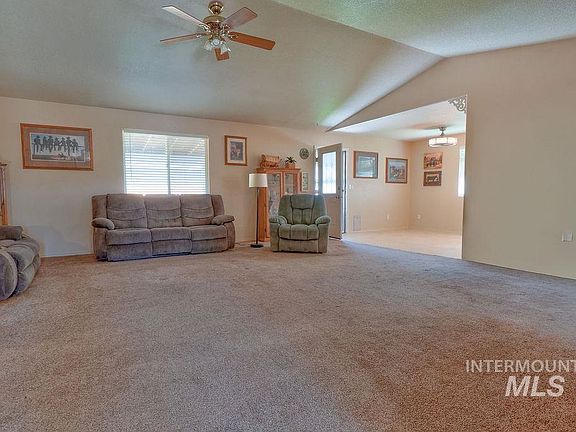 4th image of 908 2nd Ave E