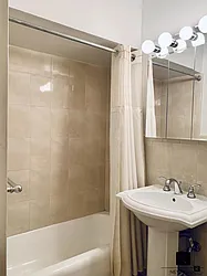 Rented by R New York