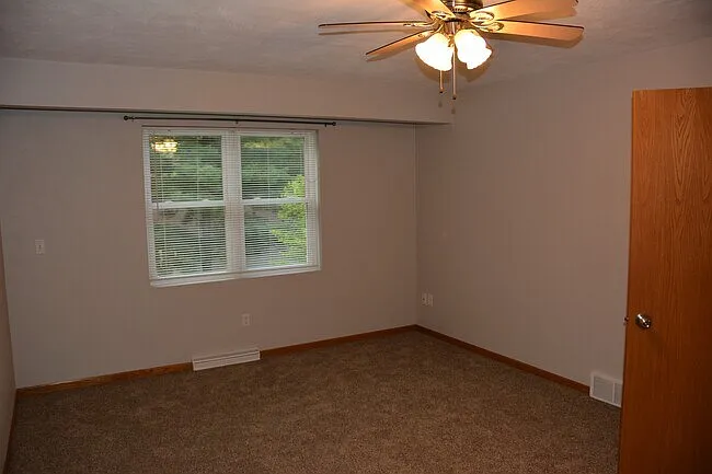 Bedroom #1 - 11.5' x 15'