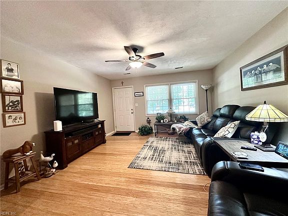 3rd image of 1708 Seaford Rd