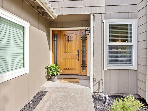 3rd image of 998 Sonoma Glen Circle