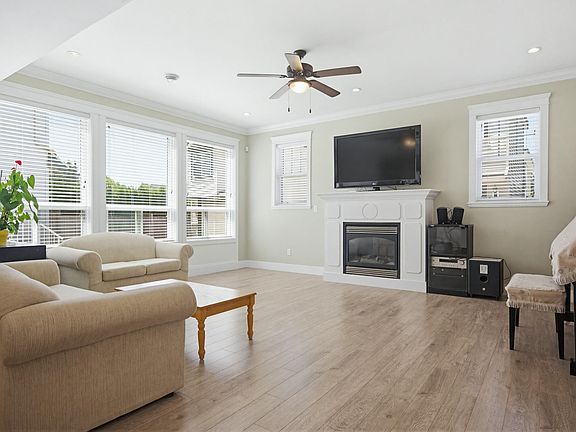 4th image of 34822 McMillan Pl