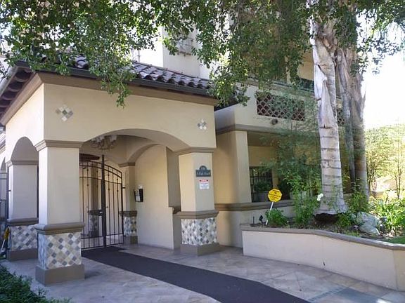 2nd image of 156 S Oak Knoll Ave APT 201
