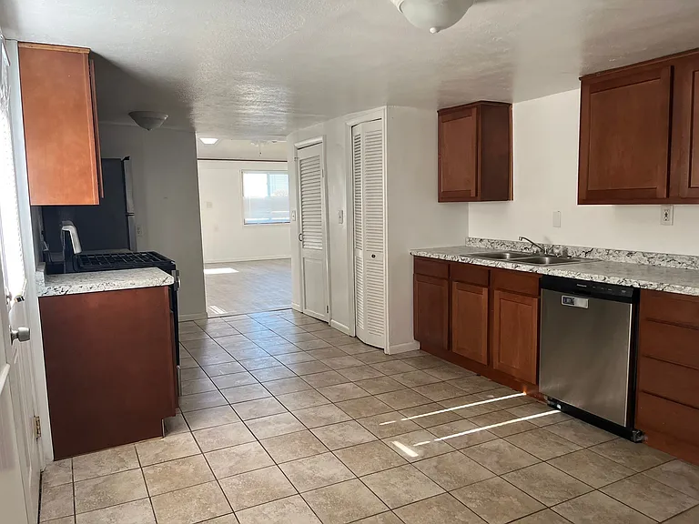 5234 Amsden Ave — Photo 2