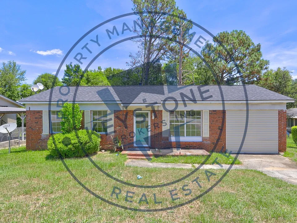 3308 Kings Park Cir