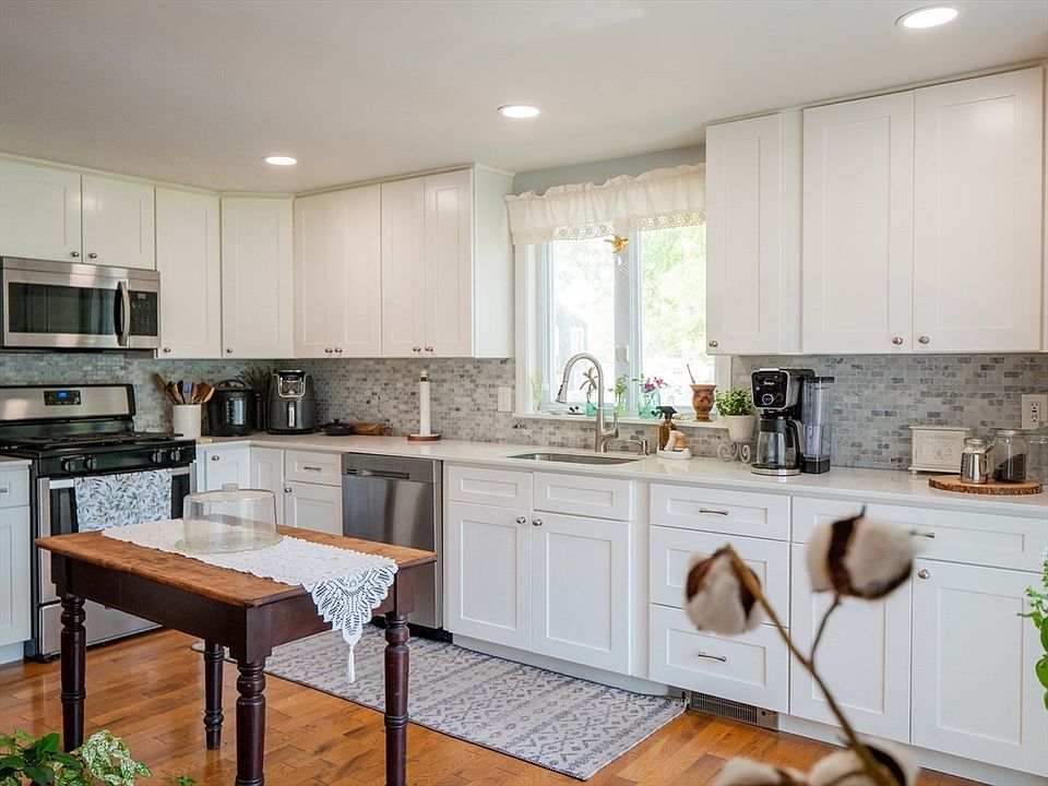 1st image of 29 Oak Ave