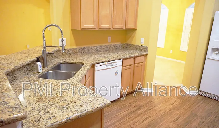 1521 Parkglen Cir — Photo 22