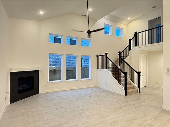5th image of 811 Orchard Vale Way