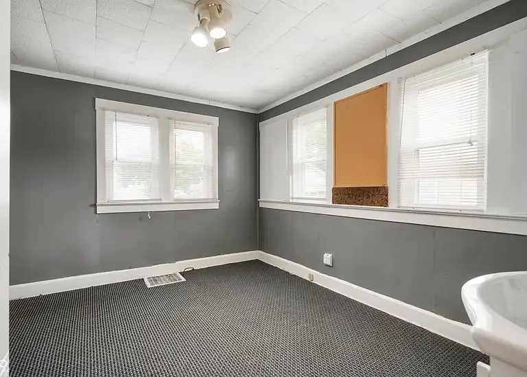 100 N Calvert St #4 — Photo 8