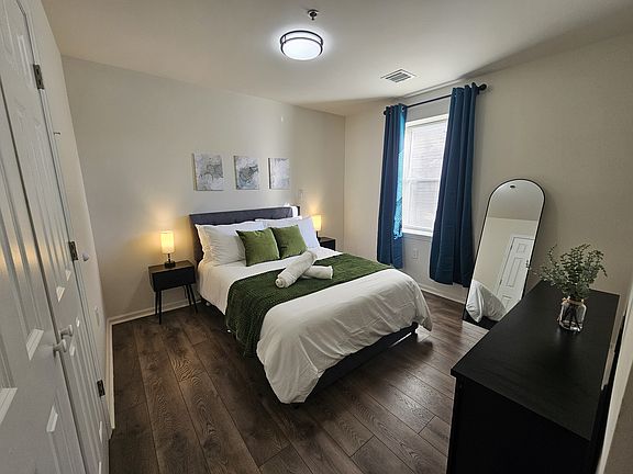 4th image of 25 Seabury St APT 1