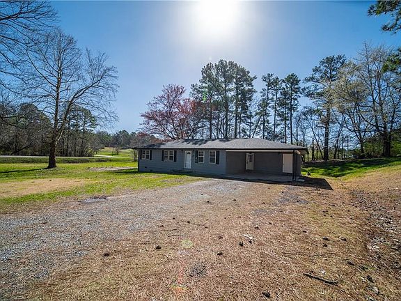 3rd image of 143 Pine Brook Dr