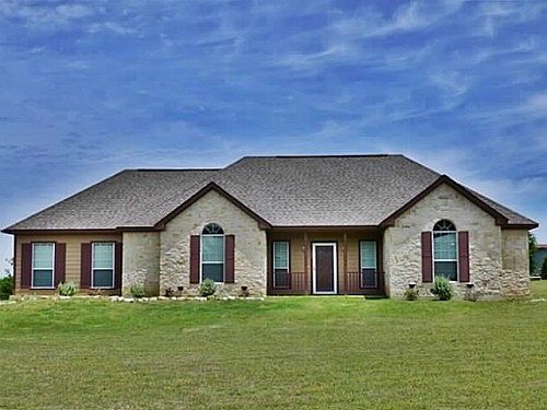 1st image of 300 Cedar Hill Cir