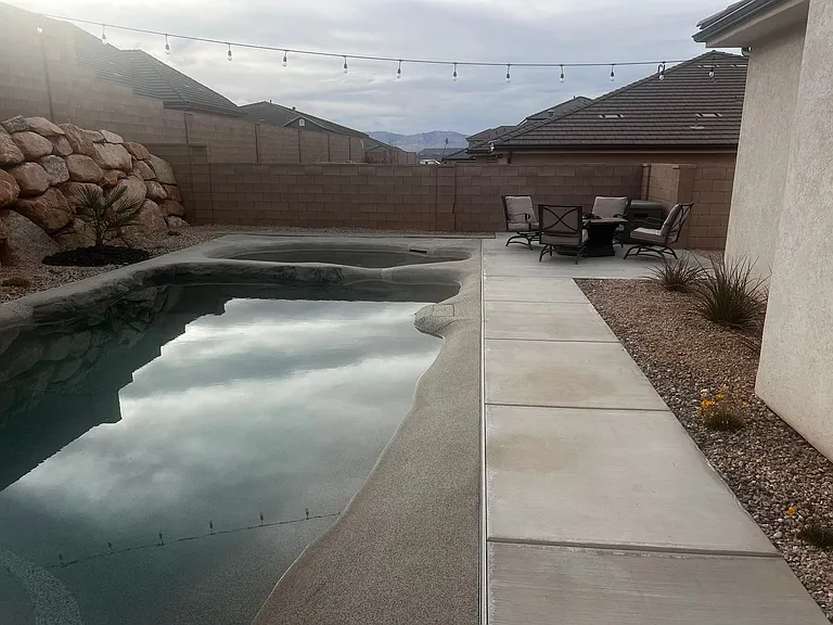 1322 E Toliman Way — Photo 35