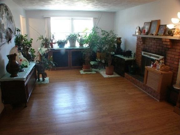 3rd image of 1244 Waverly Dr