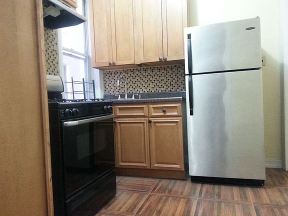 4th image of 1528 Bedford Ave APT 4C