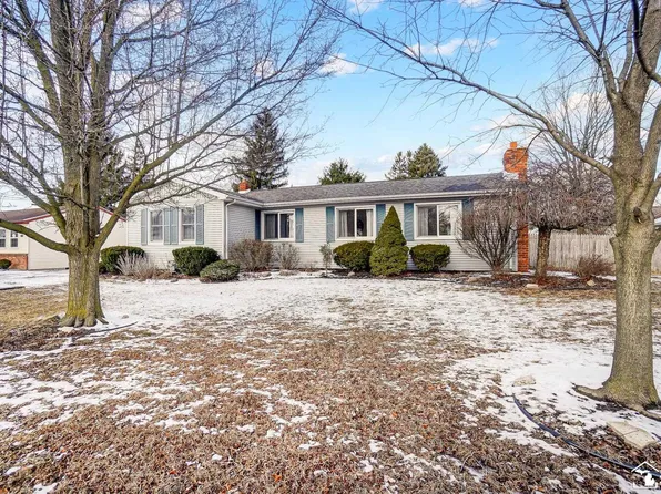 864 Dempster St, Temperance, MI 48182