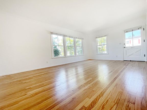 2nd image of 2102 Montana Ave