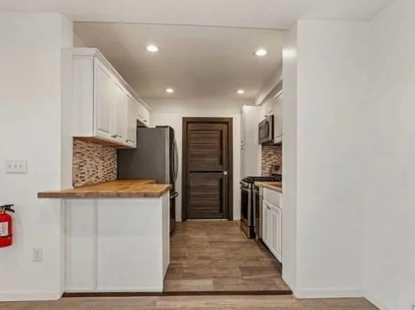 454 Undercliff Avenue image 11 of 16