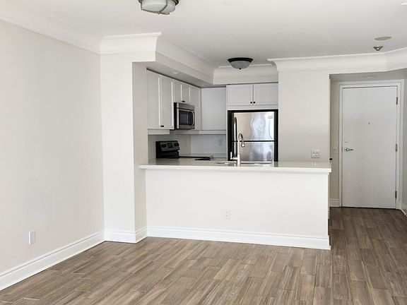 4th image of 5 Northtown Way