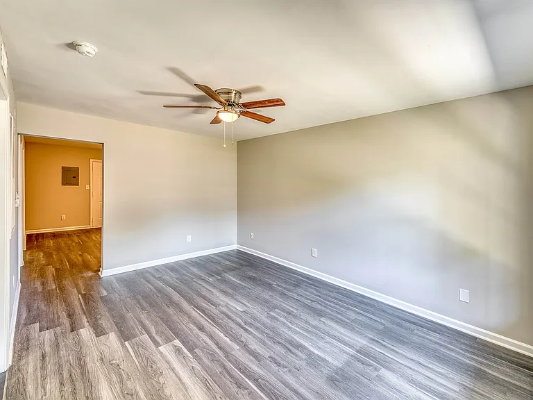 Ashford Place Apartments — Photo 12