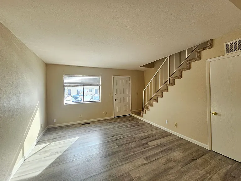 3643 Gypsum Rd — Photo 6