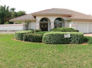 113 Muirfield Cir, Naples, FL 34113