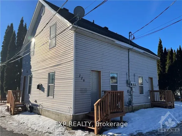 226 1st St W, Cornwall, ON K6J 1C5