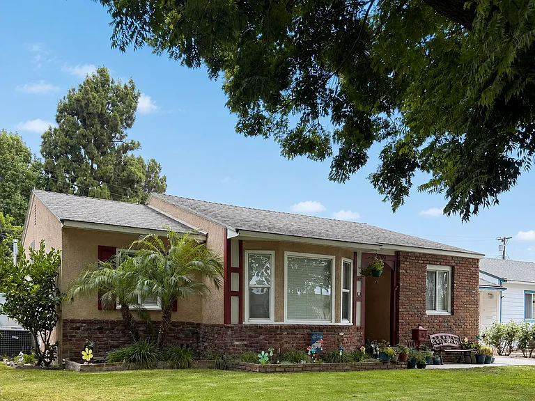 3703 Monogram Ave — Photo 1