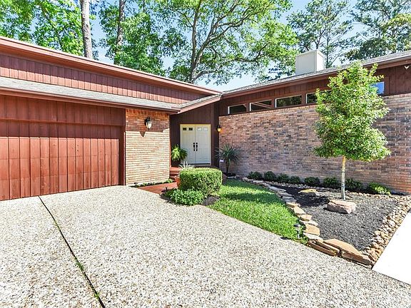 2nd image of 12418 Lake Shore Dr