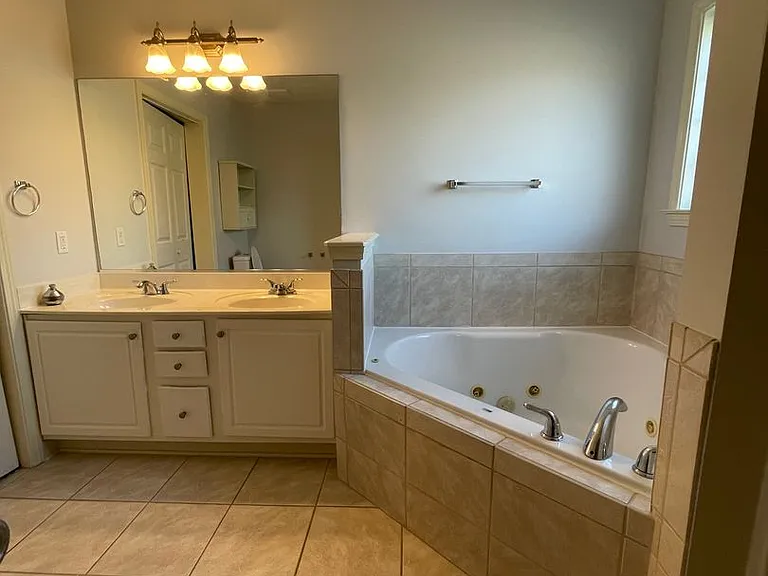 1761 Renwick Dr #101 — Photo 7