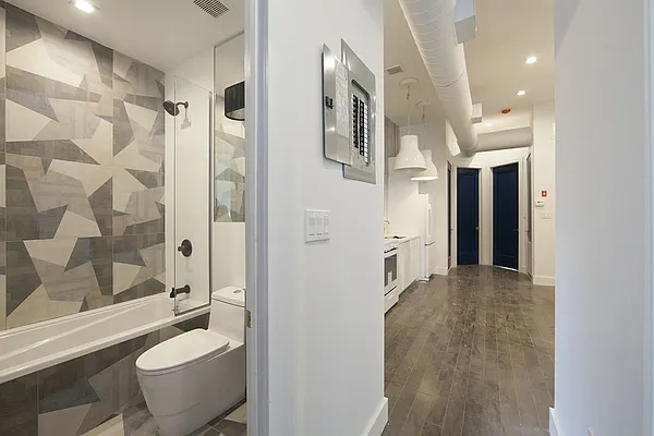 Rented by Nooklyn NYC LLC | media 65