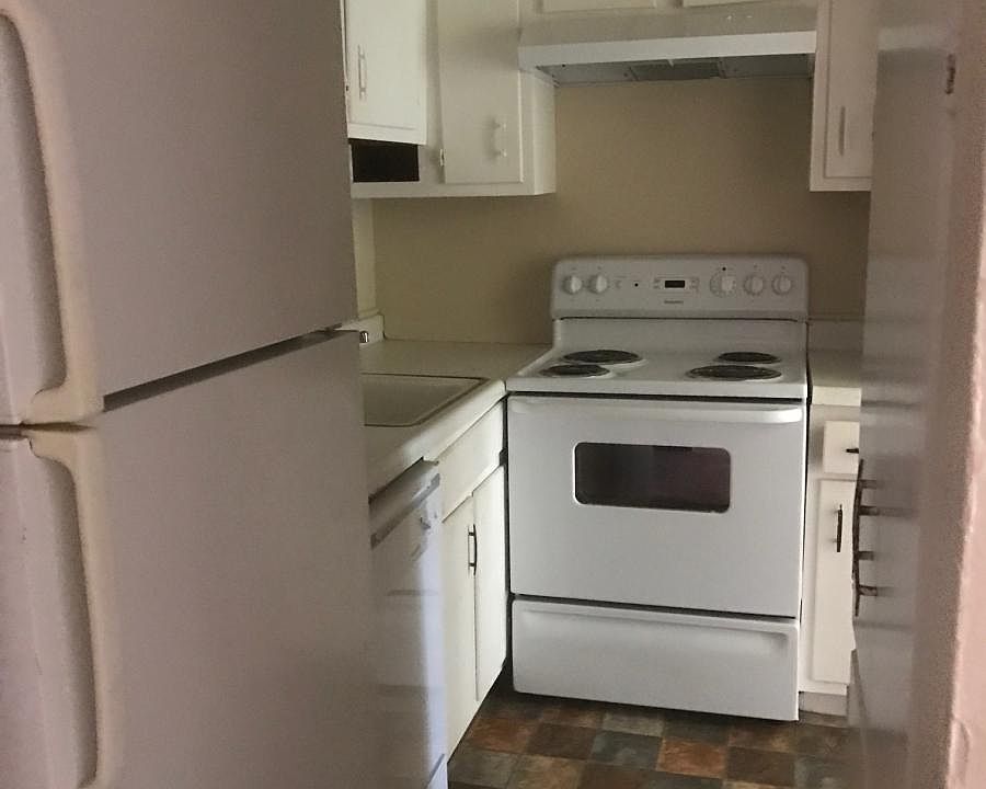 2nd image of 1002 W University Ave APT 60