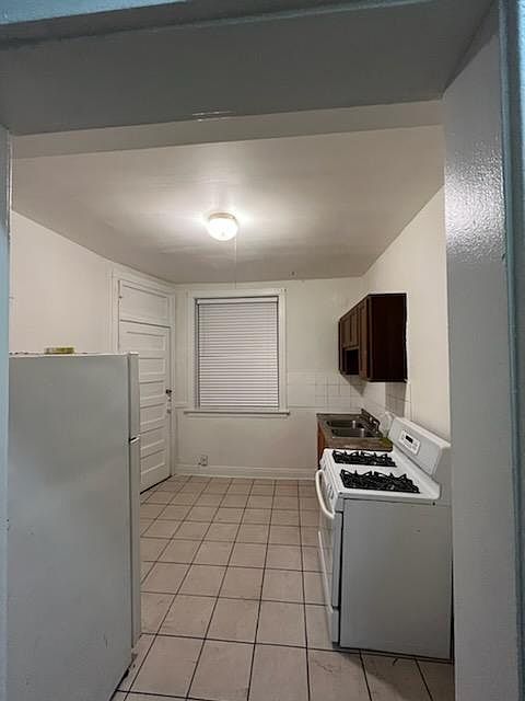 1st image of 4053 W Cortland St APT 2