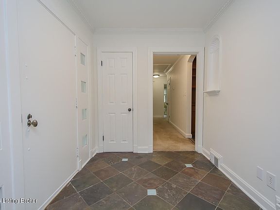 5th image of 210 Blankenbaker Ln