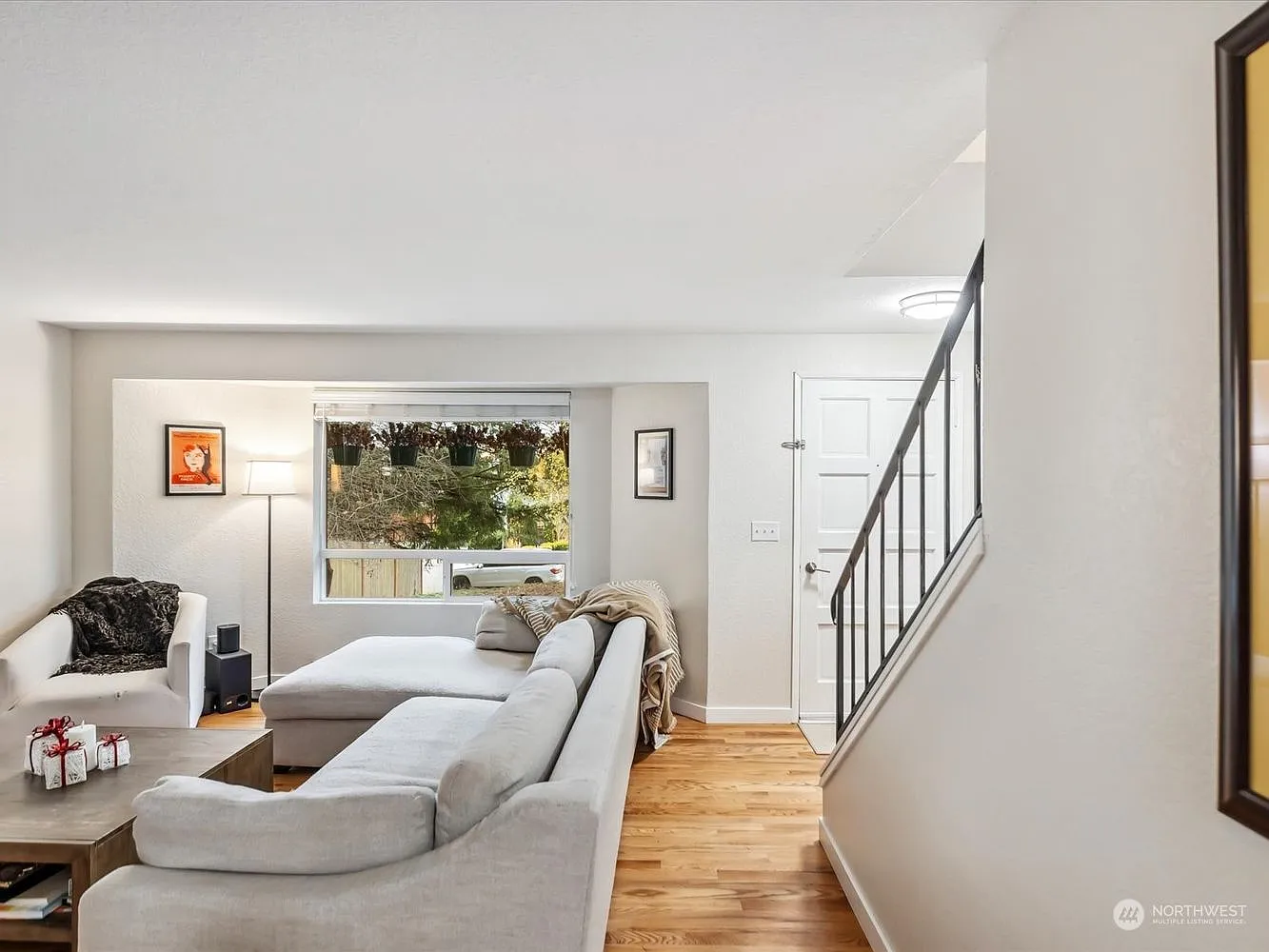 2 bed, 1.5 bath, 900 sqft, $2,495 — Photo 2