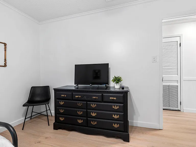 1726 Greenwood Cir — Photo 55
