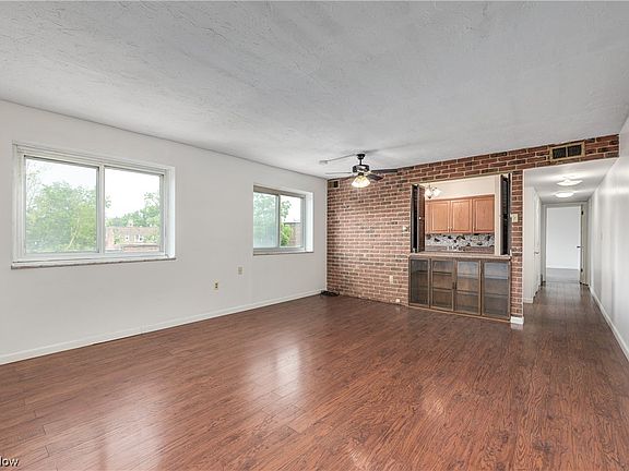 3rd image of 12029 Clifton Blvd APT 404