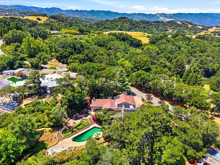 3187 Alexis Dr — Photo 34