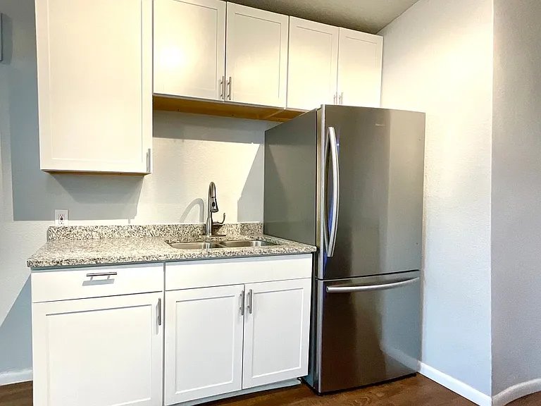 710 Virginia Blvd — Photo 7