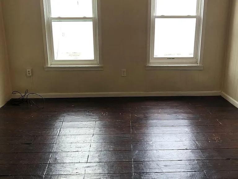 133 N Penn St — Photo 3