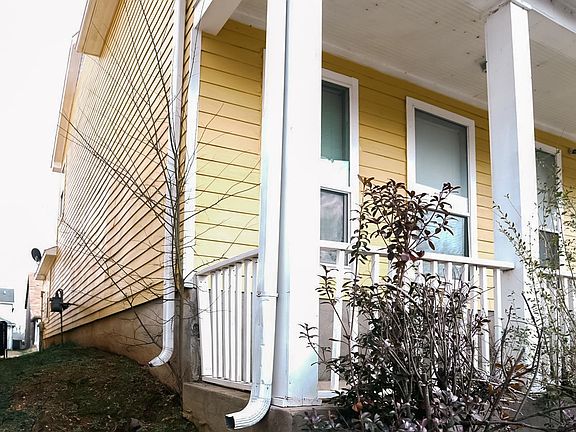 2nd image of 936 Porter St