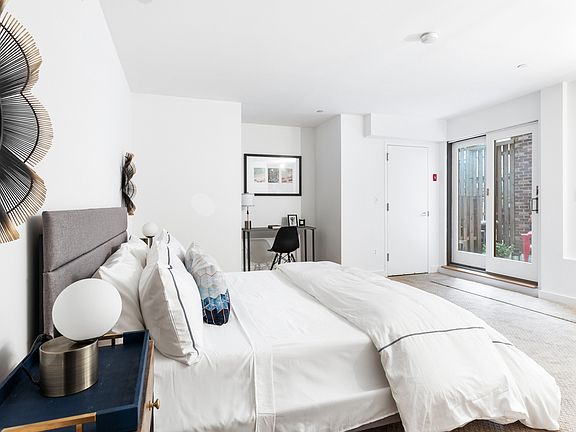 4th image of 264 Cumberland St APT 3